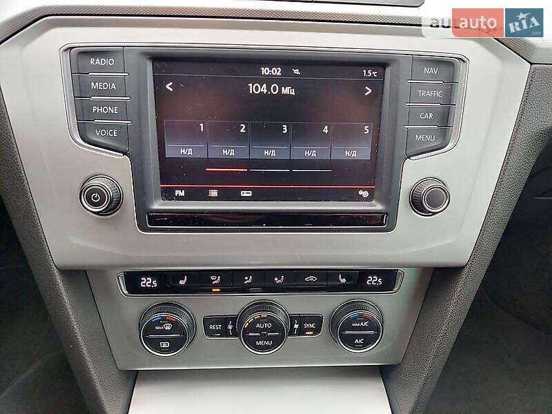 Універсал Volkswagen Passat 2015 в Львові