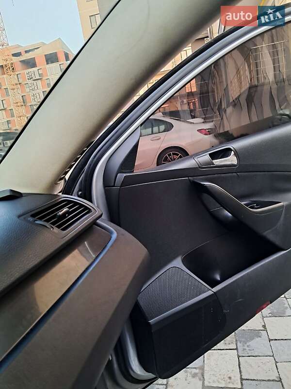 Седан Volkswagen Passat 2006 в Ужгороде