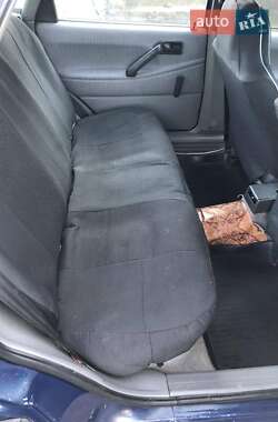 Седан Volkswagen Passat 1991 в 