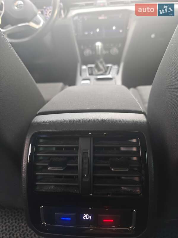 Универсал Volkswagen Passat 2020 в Луцке