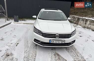 Седан Volkswagen Passat 2015 в Хмельницком