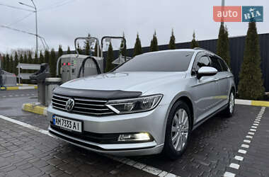 Универсал Volkswagen Passat 2015 в Коростене