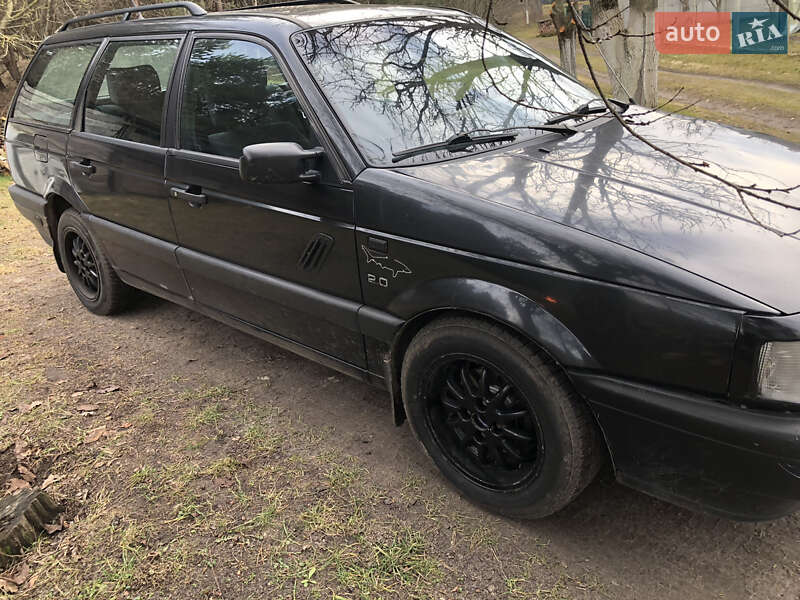 Универсал Volkswagen Passat 1992 в Клевани
