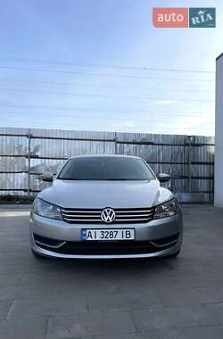 Седан Volkswagen Passat 2012 в 