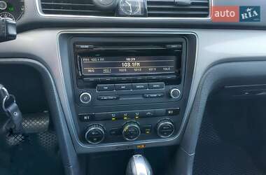 Седан Volkswagen Passat 2012 в 