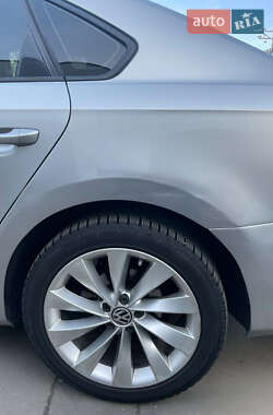 Седан Volkswagen Passat 2012 в 