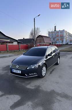 Універсал Volkswagen Passat 2011 в Костопілі