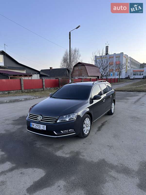 Універсал Volkswagen Passat 2011 в Костопілі