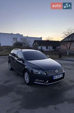 Універсал Volkswagen Passat 2011 в Костопілі