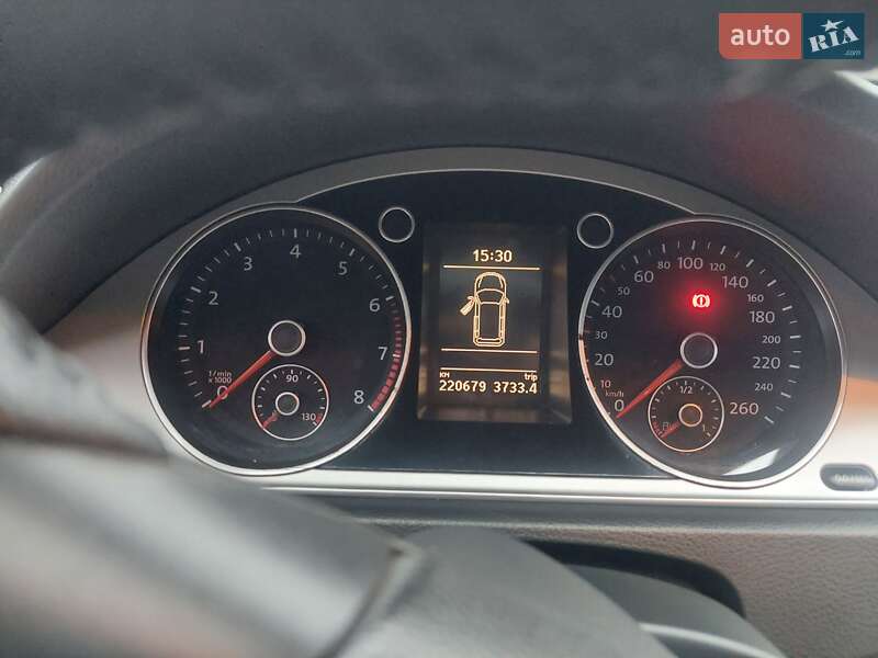 Універсал Volkswagen Passat 2010 в Львові