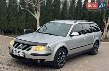 Універсал Volkswagen Passat 2004 в Жовкві