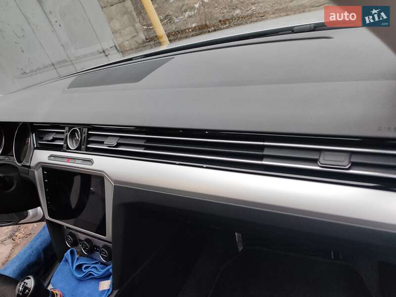 Универсал Volkswagen Passat 2018 в Каменском