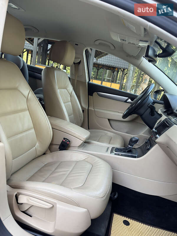 Седан Volkswagen Passat 2011 в Дрогобыче