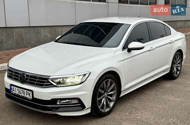 Седан Volkswagen Passat 2017 в Киеве