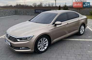 Седан Volkswagen Passat 2016 в Мукачево