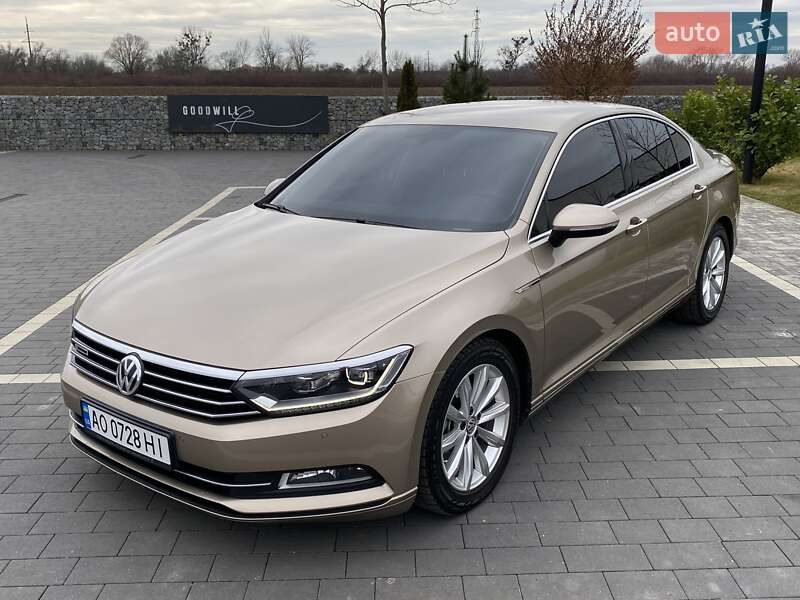 Седан Volkswagen Passat 2016 в Мукачево
