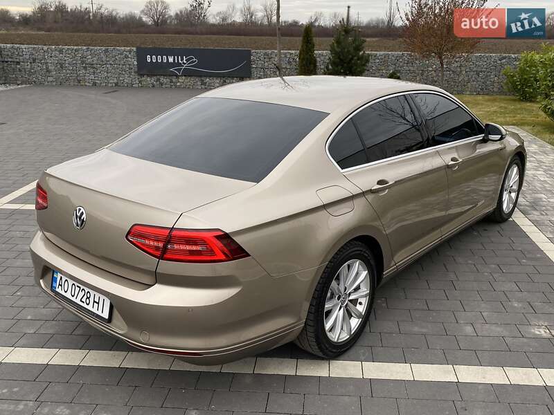 Седан Volkswagen Passat 2016 в Мукачево