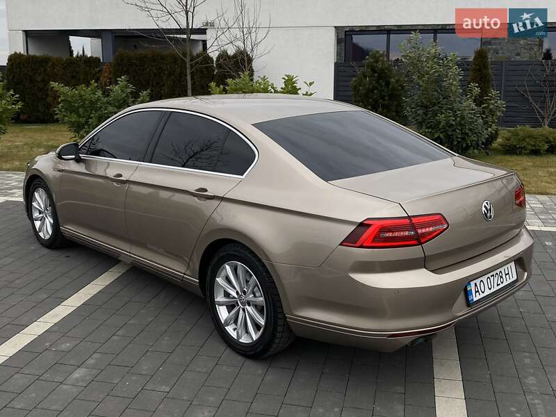 Седан Volkswagen Passat 2016 в Мукачево