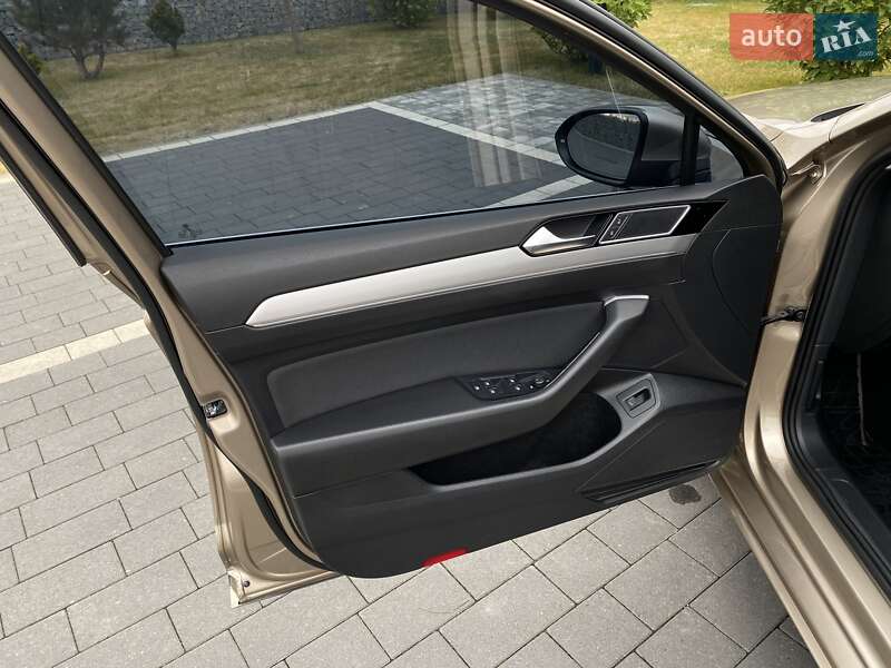 Седан Volkswagen Passat 2016 в Мукачево