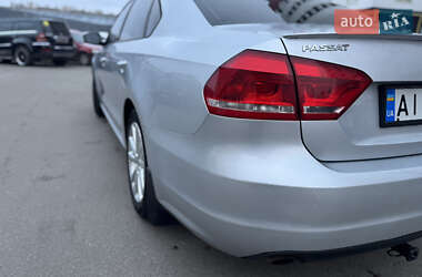 Седан Volkswagen Passat 2012 в Києві