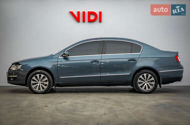 Седан Volkswagen Passat 2010 в Києві