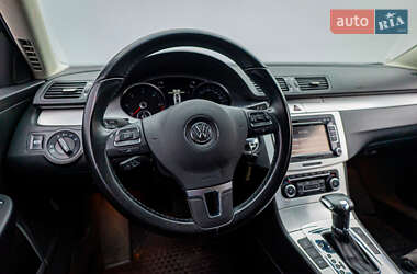 Седан Volkswagen Passat 2010 в Києві