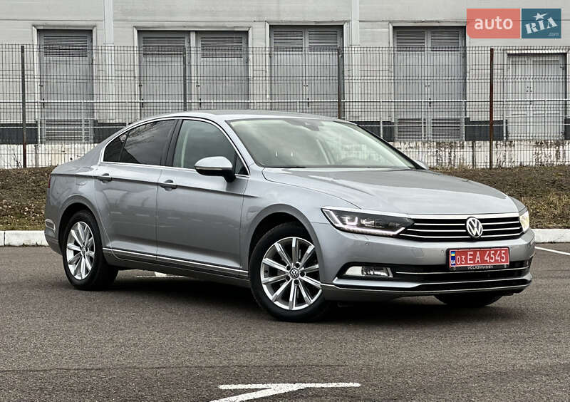 Седан Volkswagen Passat 2018 в Ровно