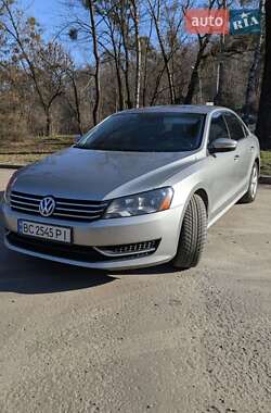 Седан Volkswagen Passat 2012 в Львові