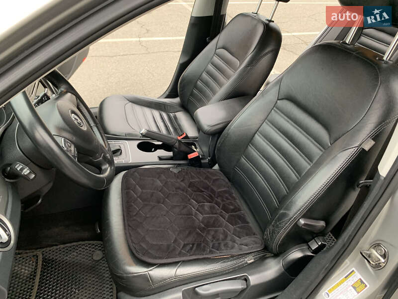Седан Volkswagen Passat 2012 в Броварах