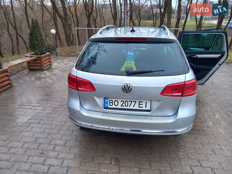 Универсал Volkswagen Passat 2012 в Хоросткове