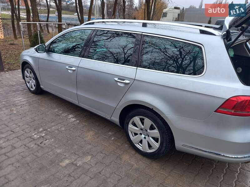 Универсал Volkswagen Passat 2012 в Хоросткове