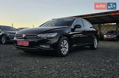 Седан Volkswagen Passat 2021 в Луцьку