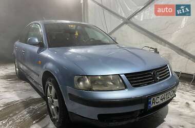 Седан Volkswagen Passat 1997 в Славуте