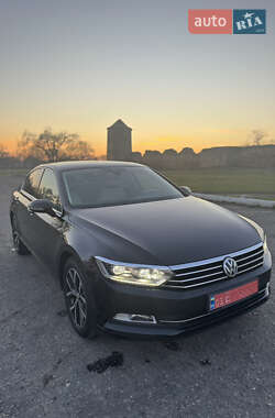 Седан Volkswagen Passat 2019 в Одессе