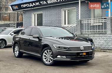 Седан Volkswagen Passat 2017 в Харкові