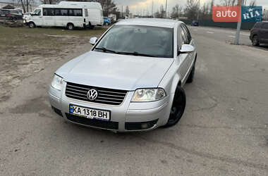 Седан Volkswagen Passat 2004 в Киеве