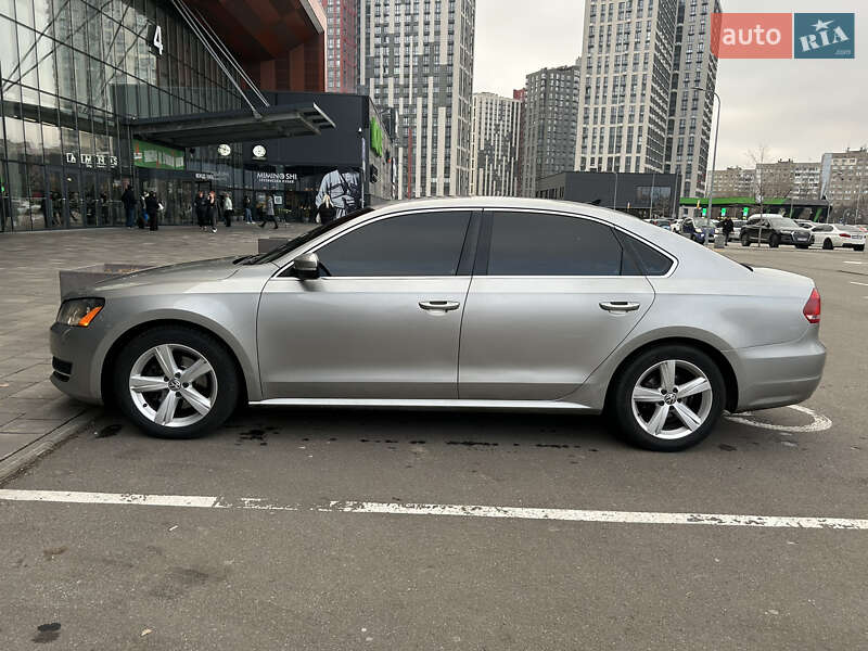 Седан Volkswagen Passat 2013 в Києві