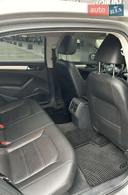 Седан Volkswagen Passat 2013 в 
