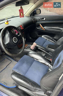 Седан Volkswagen Passat 1999 в 