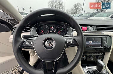 Седан Volkswagen Passat 2015 в Виннице