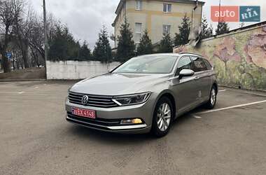 Универсал Volkswagen Passat 2015 в Ровно