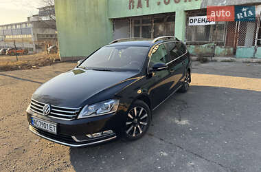 Універсал Volkswagen Passat 2012 в Нововолинську