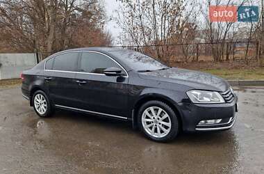 Седан Volkswagen Passat 2011 в Харькове