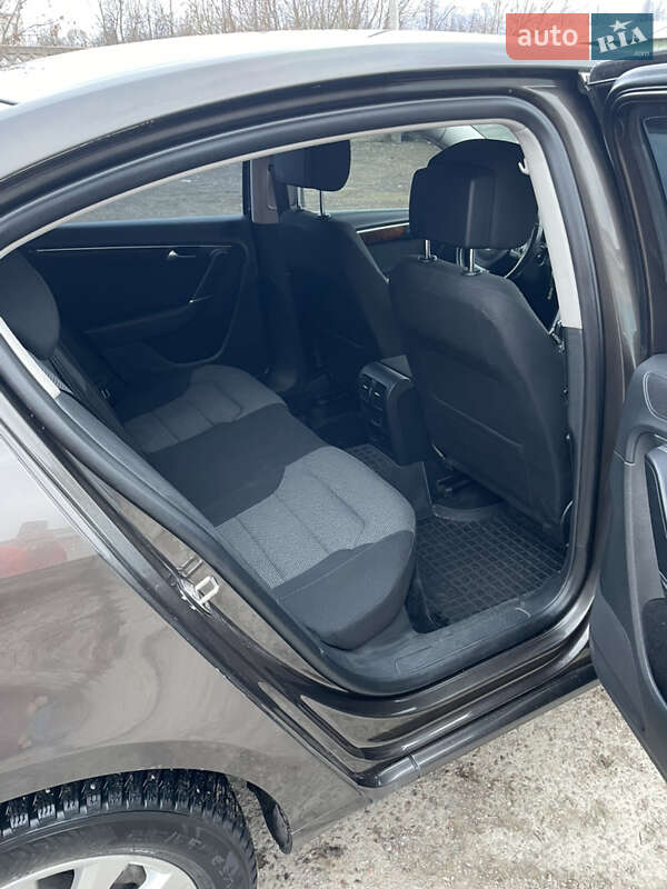 Седан Volkswagen Passat 2012 в Шостке