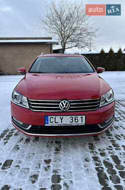 Універсал Volkswagen Passat 2012 в Тернополі