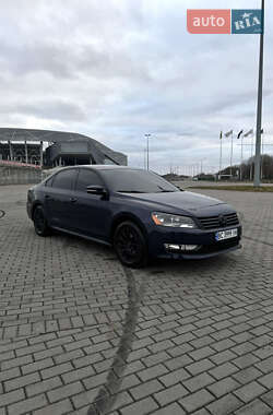 Седан Volkswagen Passat 2013 в Львове