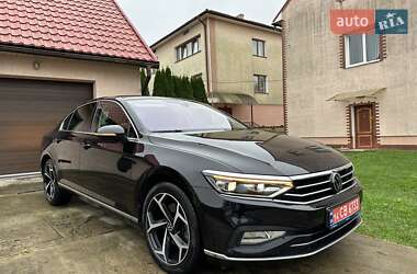 Седан Volkswagen Passat 2021 в Івано-Франківську