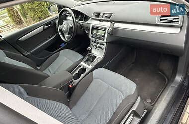 Универсал Volkswagen Passat 2012 в 