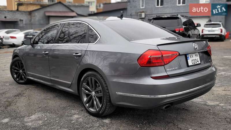 Седан Volkswagen Passat 2015 в Киеве