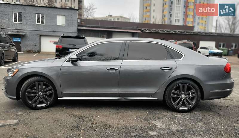 Седан Volkswagen Passat 2015 в Киеве